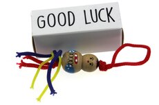 Geluksdoosje langwerpig good luck met 4 cm chinese gelukspop