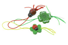 klavertje, lieveheersbeestje en lieveheersbeestje op blad